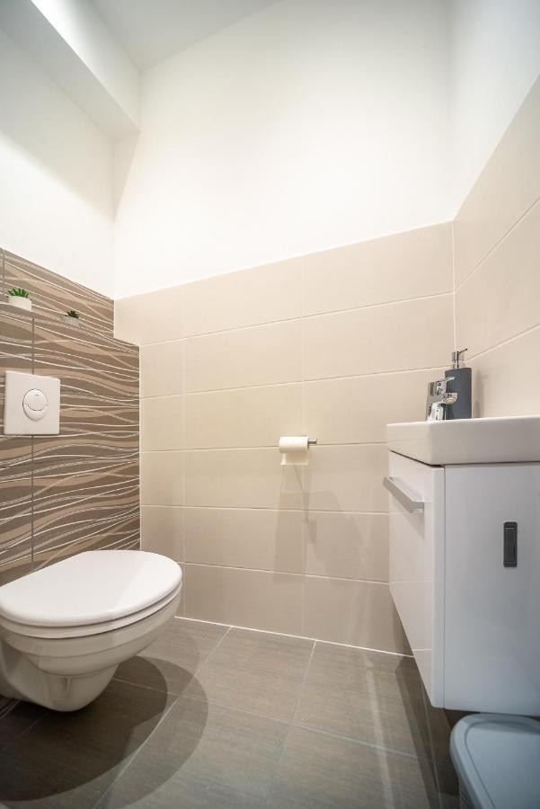 Grace Pine Apartment 3 Budapest Kültér fotó