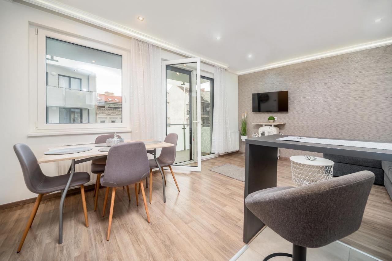 Grace Pine Apartment 3 Budapest Kültér fotó