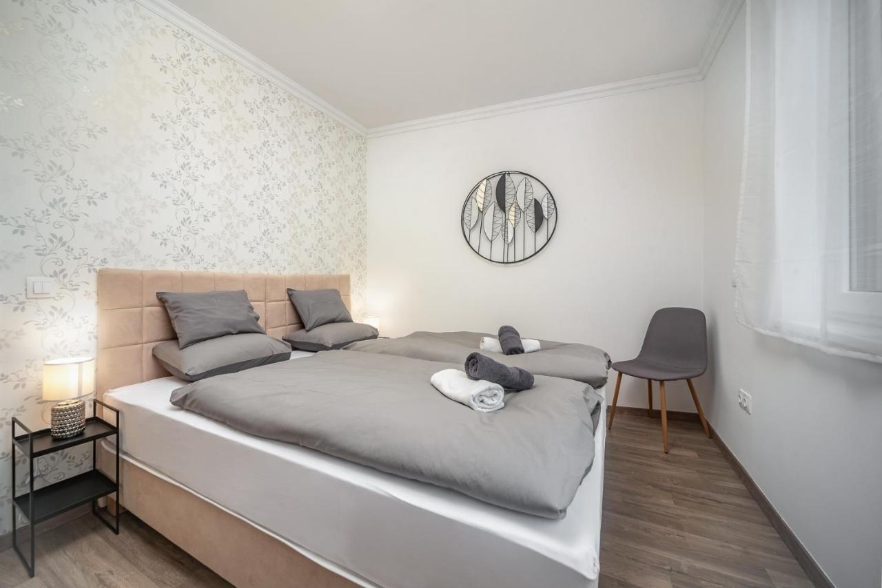 Grace Pine Apartment 3 Budapest Kültér fotó