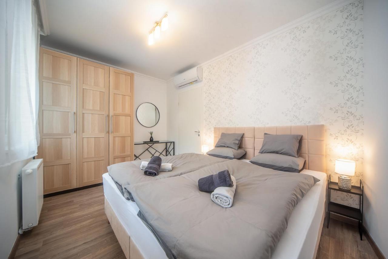 Grace Pine Apartment 3 Budapest Kültér fotó